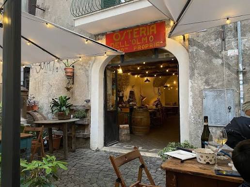 Fraschetta tradizionale nel centro storico di Frascati